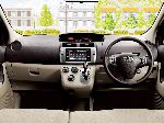 fotografie 3 Auto Toyota Passo Sette S MPV 5-dveřový (1 generace 2008 2012)