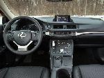 fotoğraf 6 Oto Lexus CT Hatchback 5-kapılı. (1 nesil [restyling] 2013 2015)