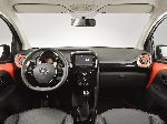 foto 6 Bil Toyota Aygo Hatchback 3-dörrars (1 generation [omformning] 2008 2012)