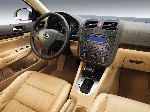фотография 14 Авто Volkswagen Jetta Седан 4-дв. (5 поколение 2005 2010)