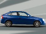 fotografie 3 Auto VAZ (Lada) Priora Hatchback 5-dvere (1 generácia [facelift] 2013 2017)