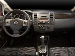 фотаздымак 7 Авто Nissan Versa Седан (1 пакаленне [рэстайлінг] 2009 2012)