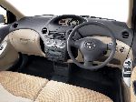 լուսանկար 10 Ավտոմեքենա Toyota Vitz RS հեչբեկ 3-դուռ (XP10 [վերականգնում] 2001 2005)