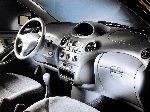 fotografie 29 Auto Toyota Yaris hatchback 5-dveřový (P1 1999 2003)