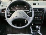 լուսանկար Ավտոմեքենա Hyundai Pony սեդան (1 սերունդ 1974 1990)