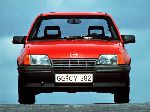 صورة فوتوغرافية 2 سيارة Opel Kadett سيدان (E 1983 1991)