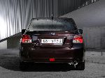 写真 4 車 Subaru Impreza セダン (2 世代 [2 整頓] 2005 2007)