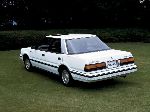 صورة فوتوغرافية 36 سيارة Toyota Crown سيدان (S130 1987 1991)