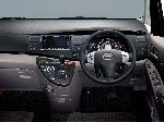 صورة فوتوغرافية 3 سيارة Toyota Isis ميني فان (1 جيل [تصفيف] 2007 2011)