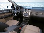 fotoğraf 13 Oto Volkswagen Touran Minivan 5-kapılı. (2 nesil 2006 2010)