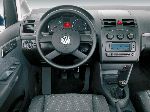 grianghraf 25 Carr Volkswagen Touran Mionbhan 5-doras (2 giniúint 2006 2010)