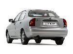 grianghraf 2 Carr ZAZ Chance Sedan (1 giniúint 2009 2017)