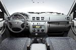 grianghraf 15 Carr UAZ Pickup Pioc suas (2 giniúint 2014 2017)
